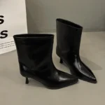 Stivali al ginocchio donna eleganti con tacco basso - immagine 5