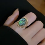 Anello donna doppia faccia conchiglia bianca e abalone - immagine 2