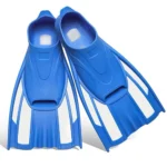 Pinne corte in silicone con scarpetta chiusa per nuoto e snorkeling