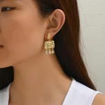 Orecchini pendenti quadrati martellati oro vintage - immagine 3