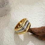 Anello multistrato incrociato bicolore oro e argento - immagine 5