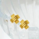 Orecchini a bottone multistrato incrociati placcati oro - immagine 5