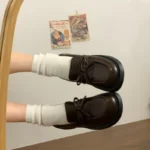 Mocassini donna stile college con nodo e tacco largo - immagine 2