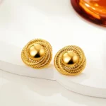 Orecchini a cerchio placcati oro con trama lucida vintage - immagine 4