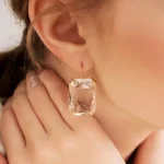 Orecchini pendenti donna con ciondolo in resina trasparente
