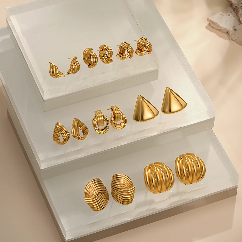 kf-S981a27f51ddb47f4a97be6fda8d77aaas Orecchini a bottone nodo multistrato in acciaio inox - immagine 1