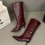 Stivali al ginocchio donna eleganti con tacco basso - immagine 4