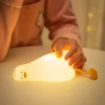Lampada notte anatra in silicone ricaricabile USB per bambini - immagine 4