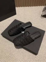 Mules da donna intrecciate con punta chiusa - immagine 3