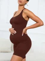 Pantaloncini premaman a vita alta elasticizzati con effetto push up - immagine 6