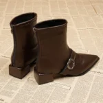 Stivaletti donna tacco spesso con punta a punta e dettaglio metallico - immagine 6