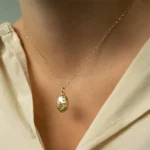 Collana medaglione ovale apribile con zirconi impermeabile - immagine 6