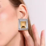 Orecchini a bottone rettangolari minimal in acciaio inox - immagine 3