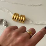Anello donna nodo incrociato bicolore oro e argento - immagine 2