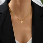 Collana lettera iniziale in acciaio dorato A-Z - immagine 2