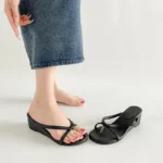 Sandali estivi donna con zeppa e fascia elegante - immagine 2