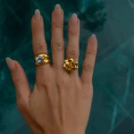 Anello vintage rosa in acciaio inox placcato oro 18K - immagine 4