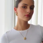 Collana pendente geometrica vintage con zirconi - immagine 3