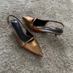 Sandali donna a punta con tacco alto e cinturino elegante - immagine 3