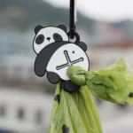 Dispenser portasacchetti igienici per cani con clip luminosa - immagine 2