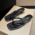 Pantofole estive da donna con tacco basso comfort - immagine 4