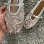 Ballerine Mary Jane in rete con perline e tacco basso - immagine 5