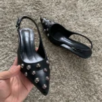 Sandali eleganti da donna con tacco alto e rivetti - immagine 5