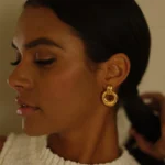 Orecchini a bottone rotondi vintage in acciaio inox oro - immagine 2