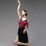 Body da balletto donna con scollo a V e inserti in pizzo - immagine 5