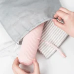 Custodia portatile per dentifricio da viaggio e campeggio - immagine 3