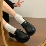 Mocassini donna stile college con nodo e tacco largo - immagine 5