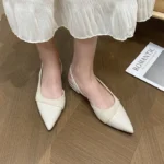 Sandali donna punta chiusa con tacco basso eleganti - immagine 2