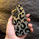 Custodia leopardata con placca argento per iPhone - immagine 3