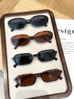 Set occhiali da vista fashion ovali neri e tartarugati - immagine 3