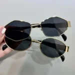 Set 2 occhiali da sole ovali e poligonali alla moda - immagine 2