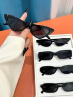 Set 6 occhiali decorativi neri leggeri e alla moda - immagine 3