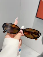 Set occhiali da vista fashion ovali neri e tartarugati - immagine 5