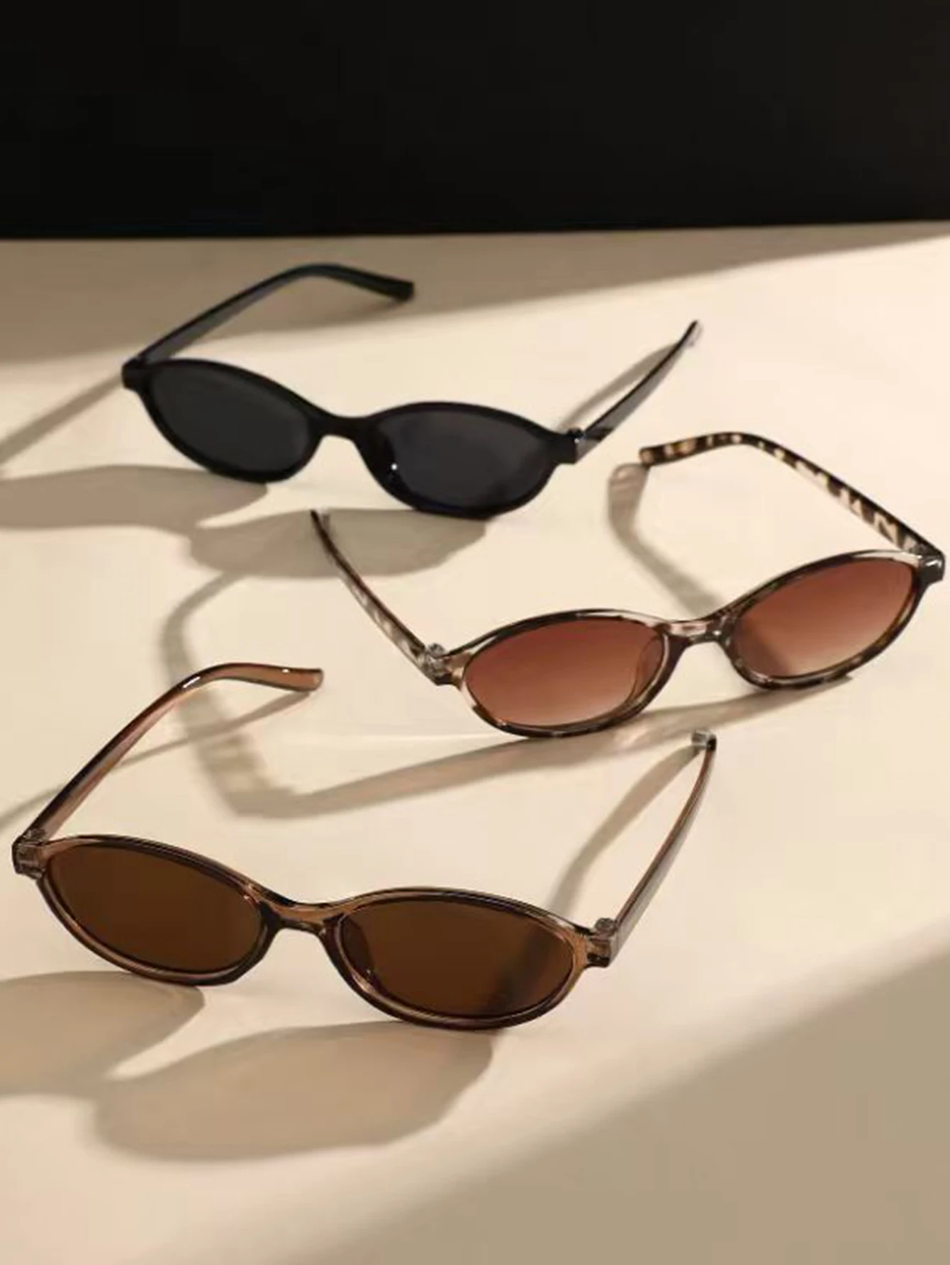 kf-S4c1a7167f2a14207ab4e9be28abcd466P Set 3 occhiali da sole ovali piccoli multicolore retrò - immagine 1