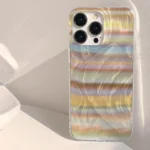 Cover iPhone arcobaleno minimal con piuma decorativa