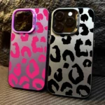 Custodia leopardata con placca argento per iPhone