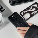 Custodia iPhone sottile con motivo fiamma 3D antiurto - immagine 2