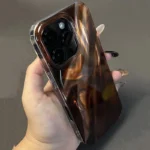 Custodia effetto pelle invecchiata marrone per iPhone - immagine 4