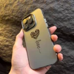 Custodia iPhone argento con cuore e motivo leopardato - immagine 4