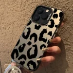 Custodia leopardata con placca argento per iPhone - immagine 5